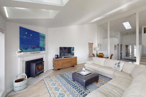 3 Bed 3 Bath Vacation home in Bayshore Beach Club House in Waldport