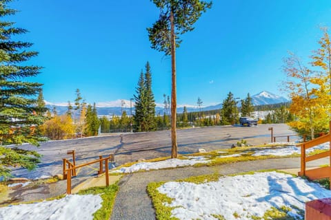 2 Bed 2 Bath Apartment in Summit County Apartment in Wildernest