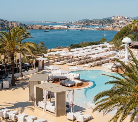 Nearby landmark, Natural landscape, Beach, Sea view, Swimming pool, Swimming pool, sunbed