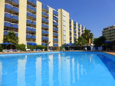 Property building, Swimming pool, Swimming pool