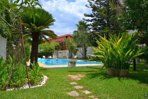 Garden, Swimming pool