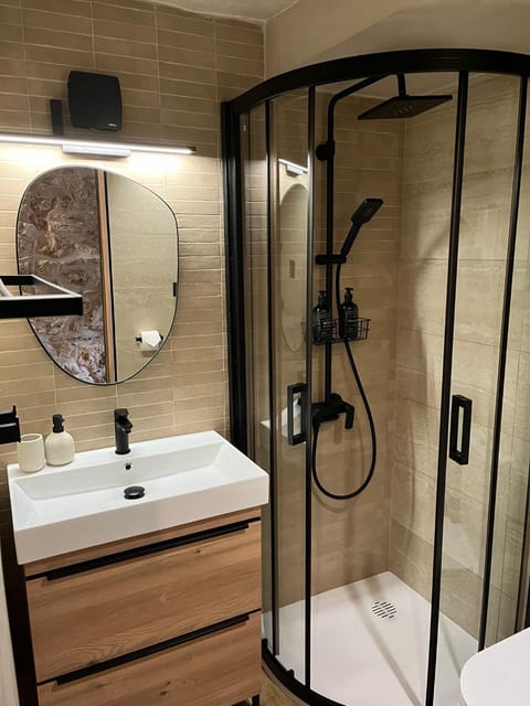 Heritage Stone House Retreat -Free parking Apartment in Stari Grad