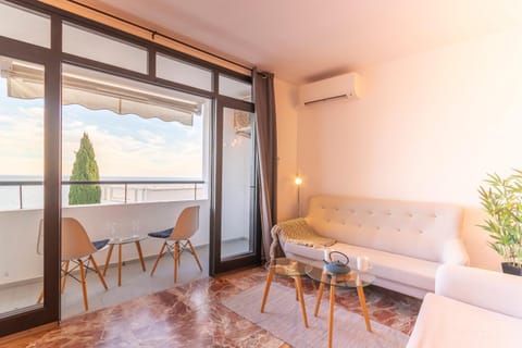 Balcony/Terrace, Living room