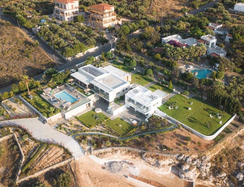 Property building, Bird's eye view, Swimming pool