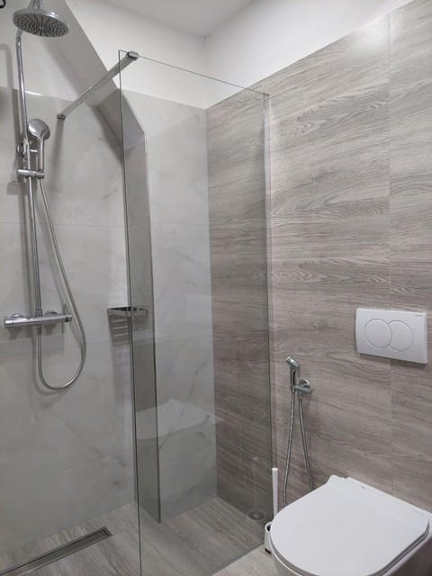 Qeparo Antonio Rooms Bed and Breakfast in Vlorë County, Albania