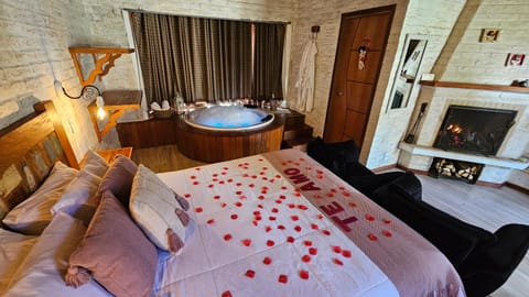 Bed, Hot Tub, Photo of the whole room, Bedroom, Bath