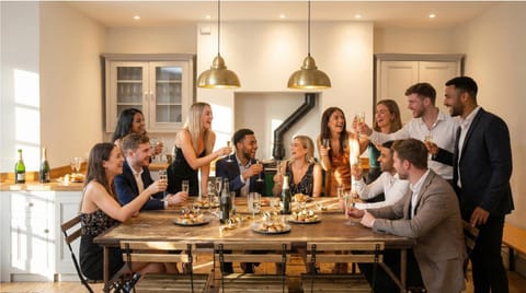 Stag & Hen Retreat - Walk to Nightlife - Sleeps 16 House in Bristol