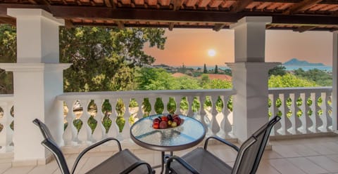 Patio, Day, Natural landscape, View (from property/room), Balcony/Terrace, Dining area, Sea view