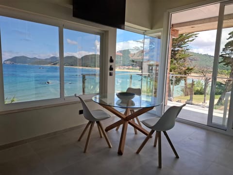 Natural landscape, View (from property/room), Balcony/Terrace, Dining area, Mountain view, Sea view