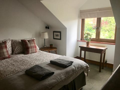 Secret Garden Cottage House in Exeter