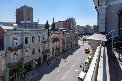 Neighbourhood, Balcony/Terrace, City view, Street view