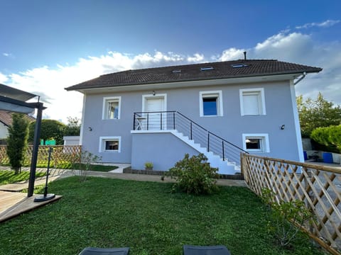 Property building, Day, Garden