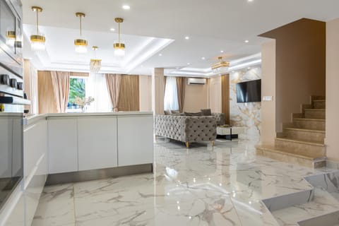 TV and multimedia, Kitchen or kitchenette, Seating area, minibar