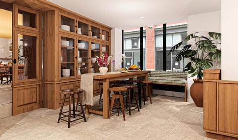 Property building, Restaurant/places to eat