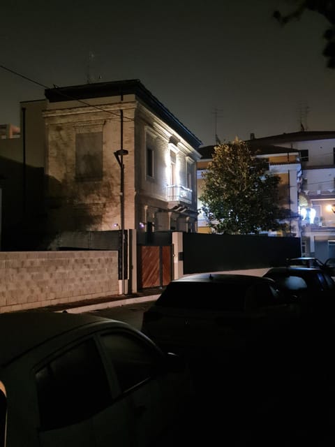 Property building, Neighbourhood