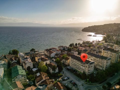 City view, Lake view, Mountain view, Location