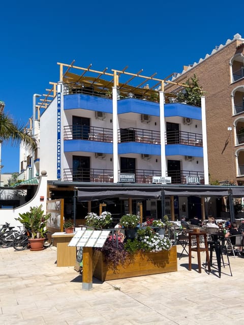 Property building, Restaurant/places to eat