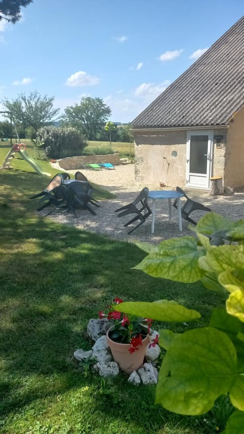 Le calme à la campagne Vacation rental in Bourgogne-Franche-Comté