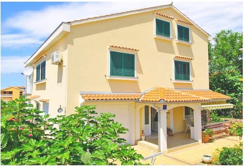 Property building, Garden