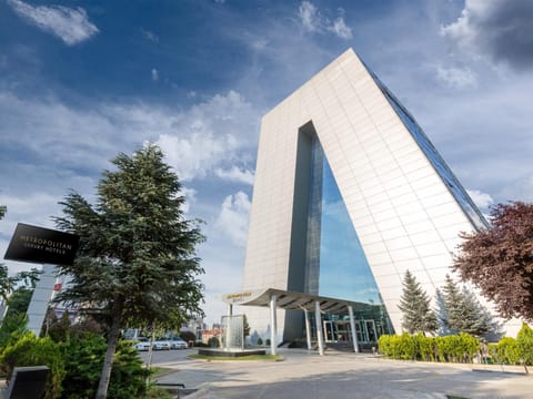 Property building, Day