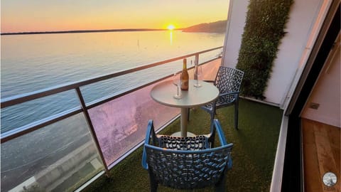 - L'IROIZH - CONCARNEAU - VUE MER PANORAMIQUE - STUDIO STANDING PLAGE DES SABLES BLANCS - PARKING - DRAPS & SERVIETTES INCLUS - NEAR THALASSOTHERAPY - Wifi - Apartment in Concarneau