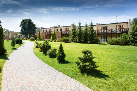 Property building, Natural landscape, Garden
