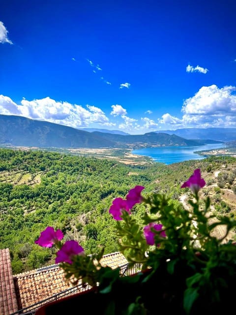 Balcony/Terrace, Garden view, Lake view, Mountain view
