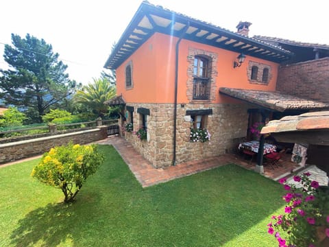 Property building, Garden, Garden view