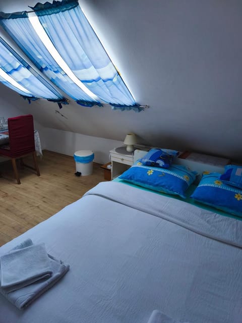 Rooms IVKA Bed and Breakfast in Jezerce