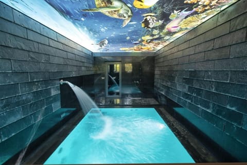 Property building, Restaurant/places to eat, Swimming pool, Breakfast