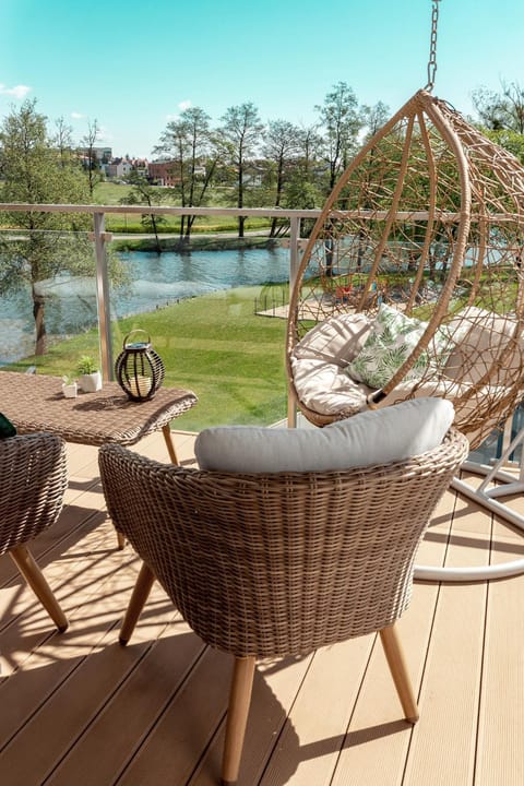 Balcony/Terrace, Balcony/Terrace, Seating area, Windsurfing, Lake view, River view, River view