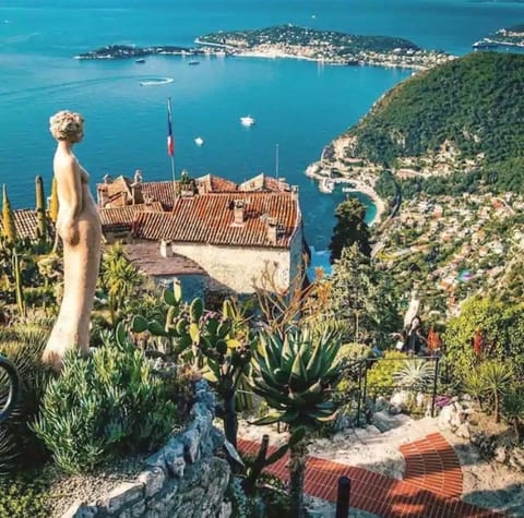 STUDIO pied village EZE - dans VILLA - Parking Gratuit House in Eze