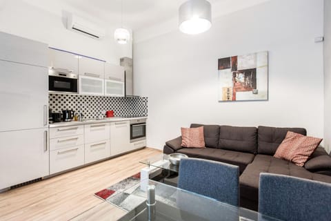 Kitchen or kitchenette, Living room, Seating area