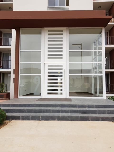 Facade/entrance