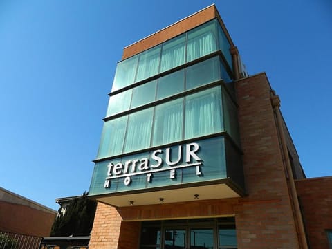 Property building, Facade/entrance, City view