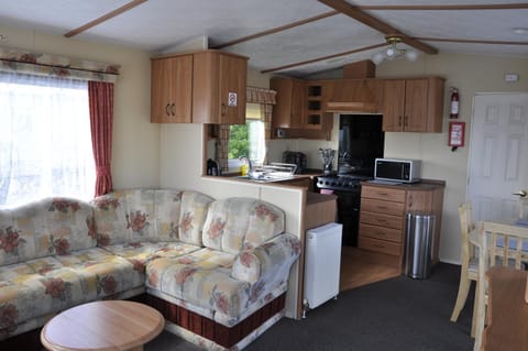Caravan 6 Berth North Shore Holiday Centre with 5G Wifi Campground/
RV Resort in Skegness