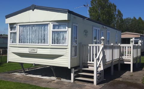 Caravan 6 Berth North Shore Holiday Centre with 5G Wifi Campground/
RV Resort in Skegness