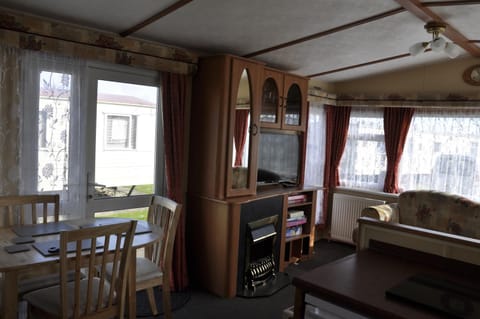 Caravan 6 Berth North Shore Holiday Centre with 5G Wifi Campground/
RV Resort in Skegness