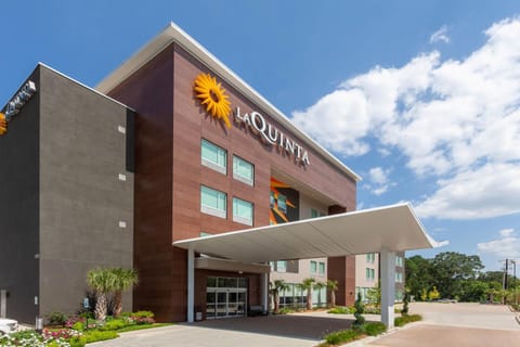 Property building, Facade/entrance, Property logo or sign