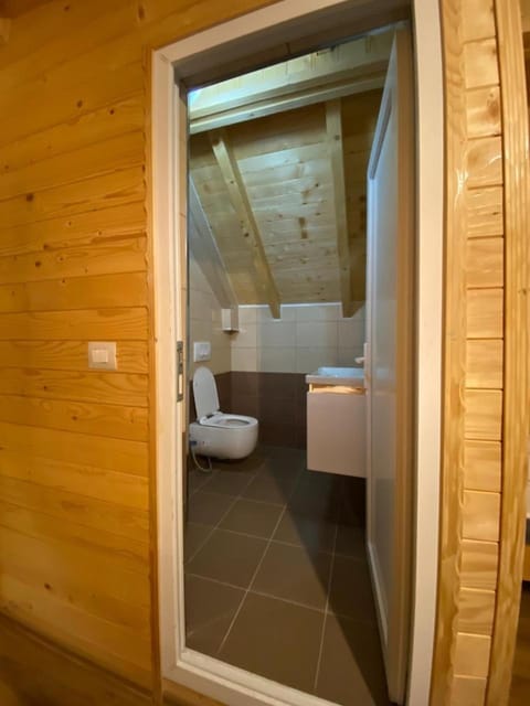 Adenisi guesthouse Bed and Breakfast in Montenegro