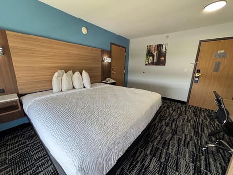 Jacksonville Inn & Suites Hotel in Illinois