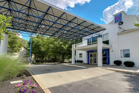 Property building, Facade/entrance, Day, Property logo or sign, Logo/Certificate/Sign, On site, Time of day
