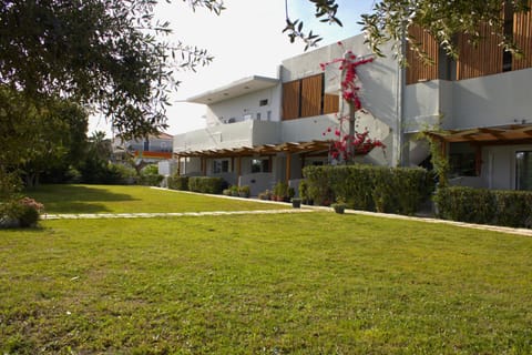 Property building, Natural landscape, Garden view