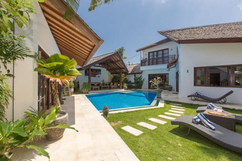Property building, Seating area, Swimming pool, Swimming pool