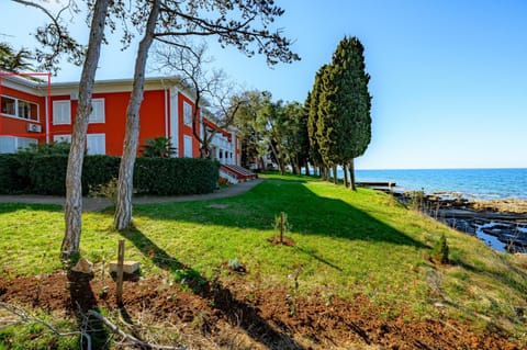 Property building, Spring, Day, Natural landscape, Sea view