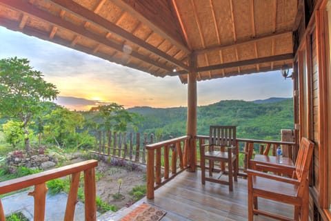 Balcony/Terrace, Mountain view