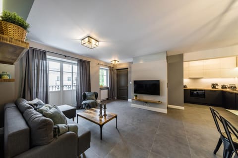 TV and multimedia, Kitchen or kitchenette, Living room