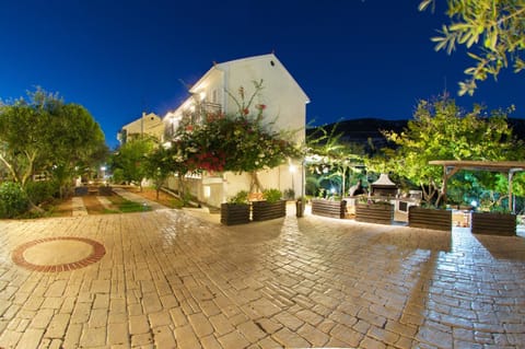 Summer, BBQ facilities, Garden, Autumn, Sunset