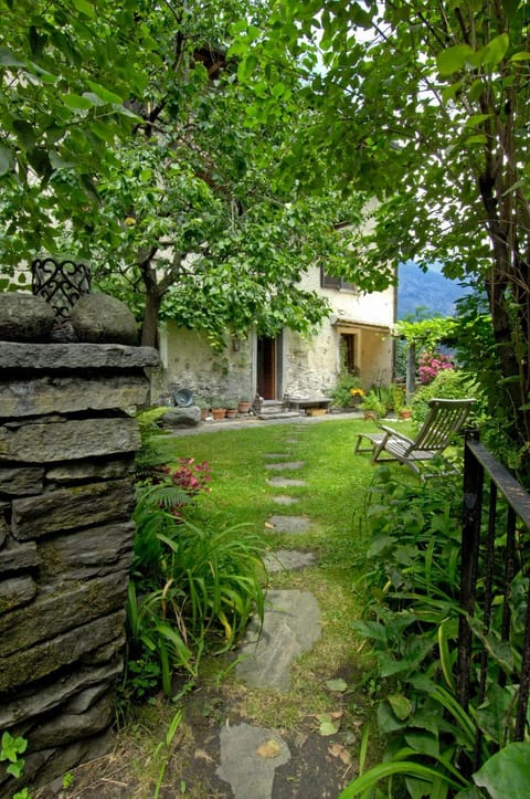 Facade/entrance, Garden