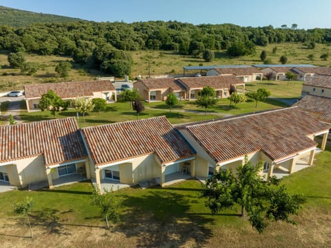 Property building, Day, Natural landscape, Bird's eye view, Mountain view